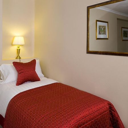 Marlborough Arms Hotel Woodstock Szoba fotó